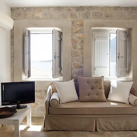 Aparthotel Cavo Kortia 3*