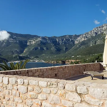 Ξενοδοχείο με διαμερίσματα Cavo Kortia